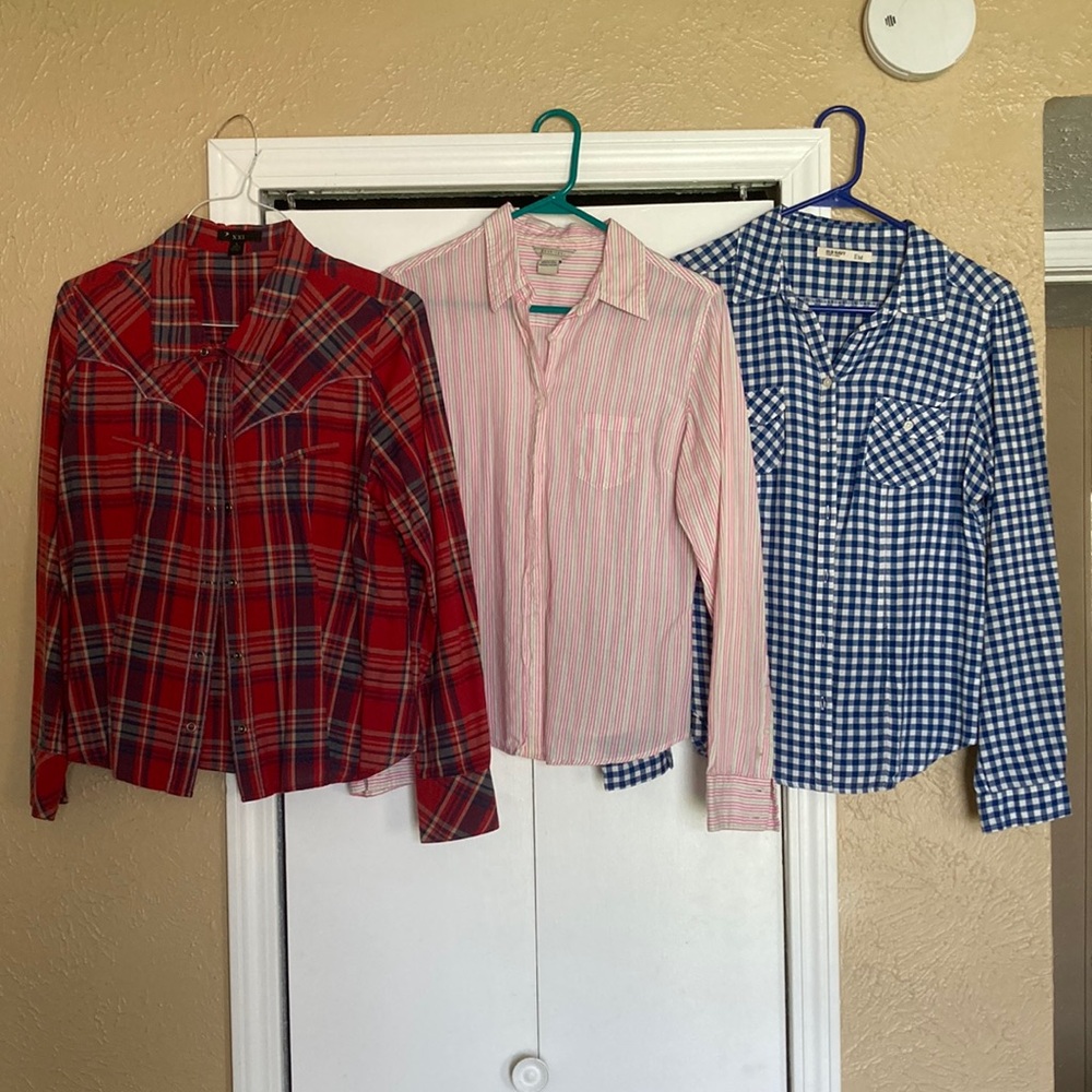 All three Y2K button down shirts, size medium
Old Navy, Maurice’s, Forever 21